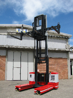 sideloading order picker with auxiliary lift